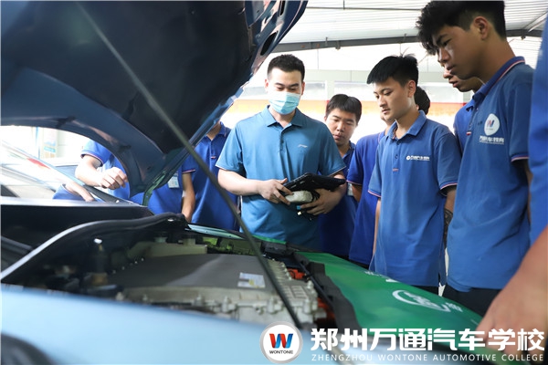 技術總監進校園 | 比亞迪技術經理進校指導授課！