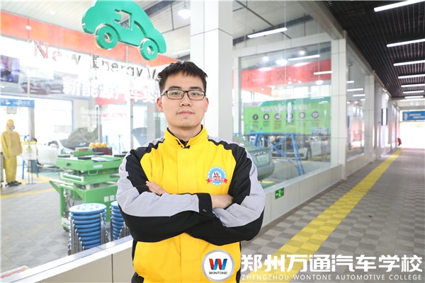 新生故事|丁巖：國家大力支持的行業(yè)，選它準(zhǔn)沒錯!