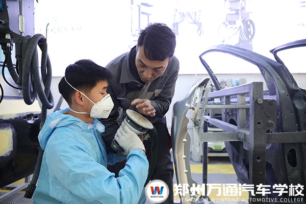【初中生分流】提前擇校學技術，不擠中考“獨木橋”!