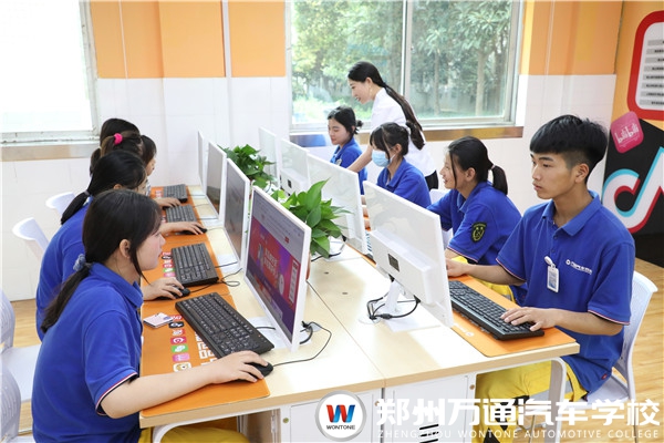 2022春季預(yù)報名 | 專業(yè)推薦：電子商務(wù)與新媒體運營