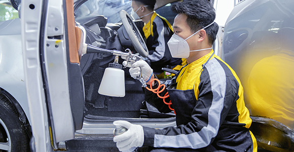 鄭州萬通汽車學(xué)校_實訓(xùn)耗材充足